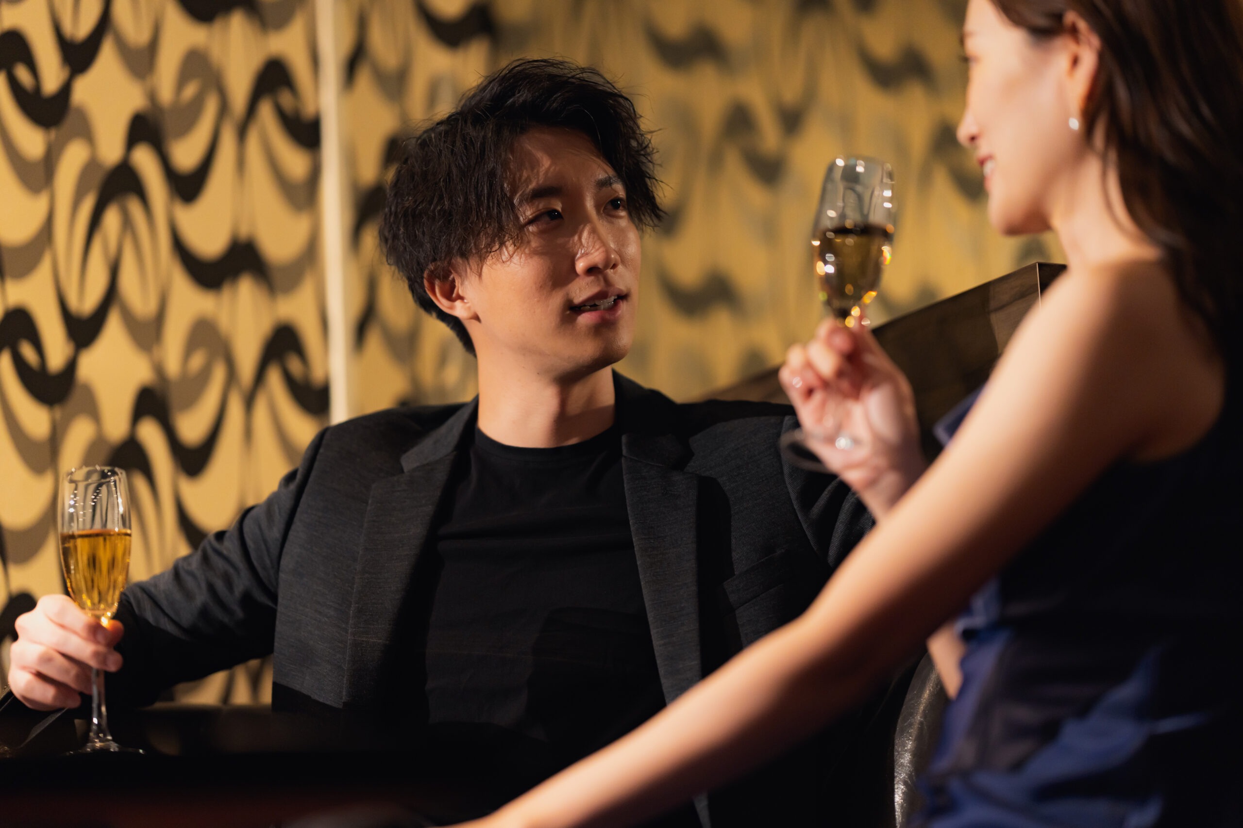 【初心者向け】ホストクラブ体験をより楽しむために：-ホストクラブガイド-